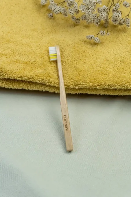 Brosse à dents enfants en bois 100 % naturelle d'Apimani - Ker Gaïa